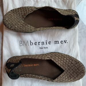 Bernie Mev Women’s Catwalk Slip-on Flats Gold EU 39, US 8 to 8-1/2 Used